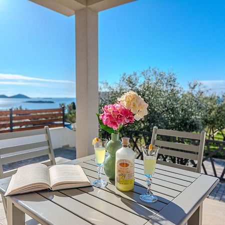 Holiday Home Lucy Pakostane Ngoại thất bức ảnh