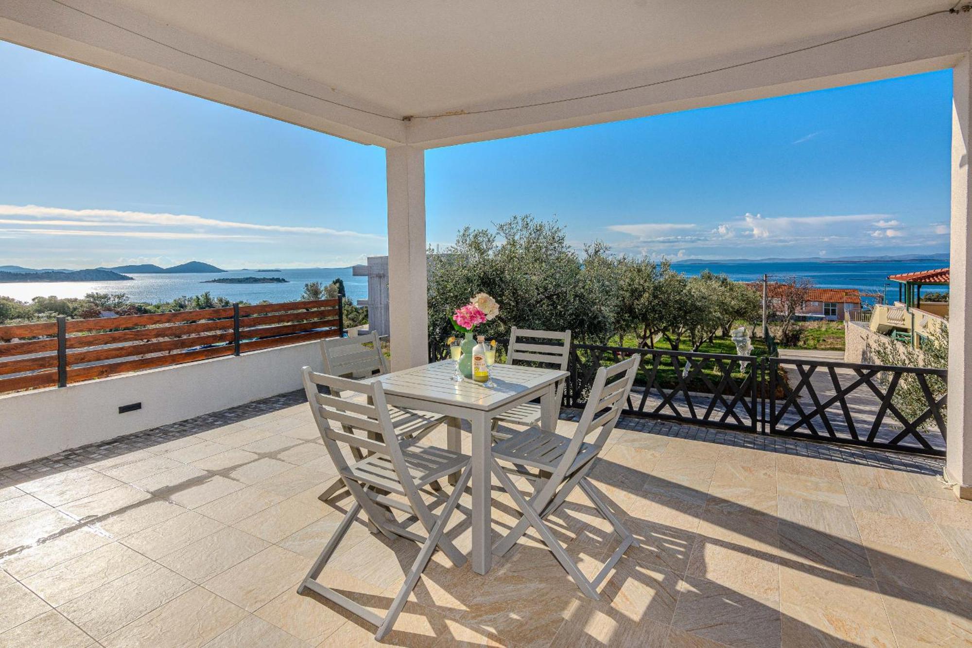 Holiday Home Lucy Pakostane Ngoại thất bức ảnh