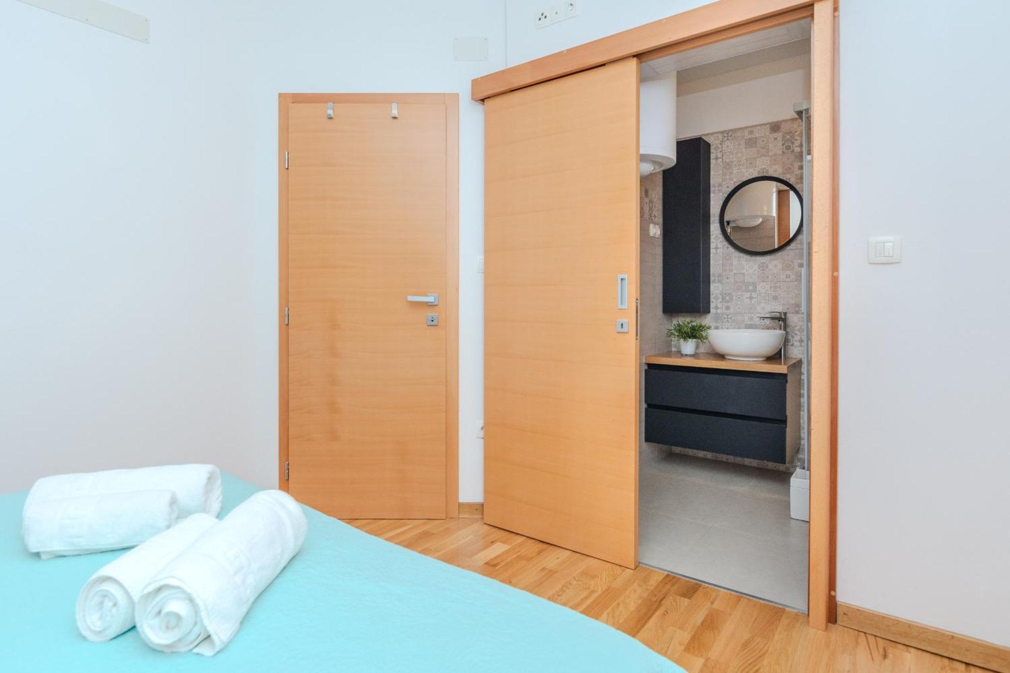Holiday Home Lucy Pakostane Ngoại thất bức ảnh