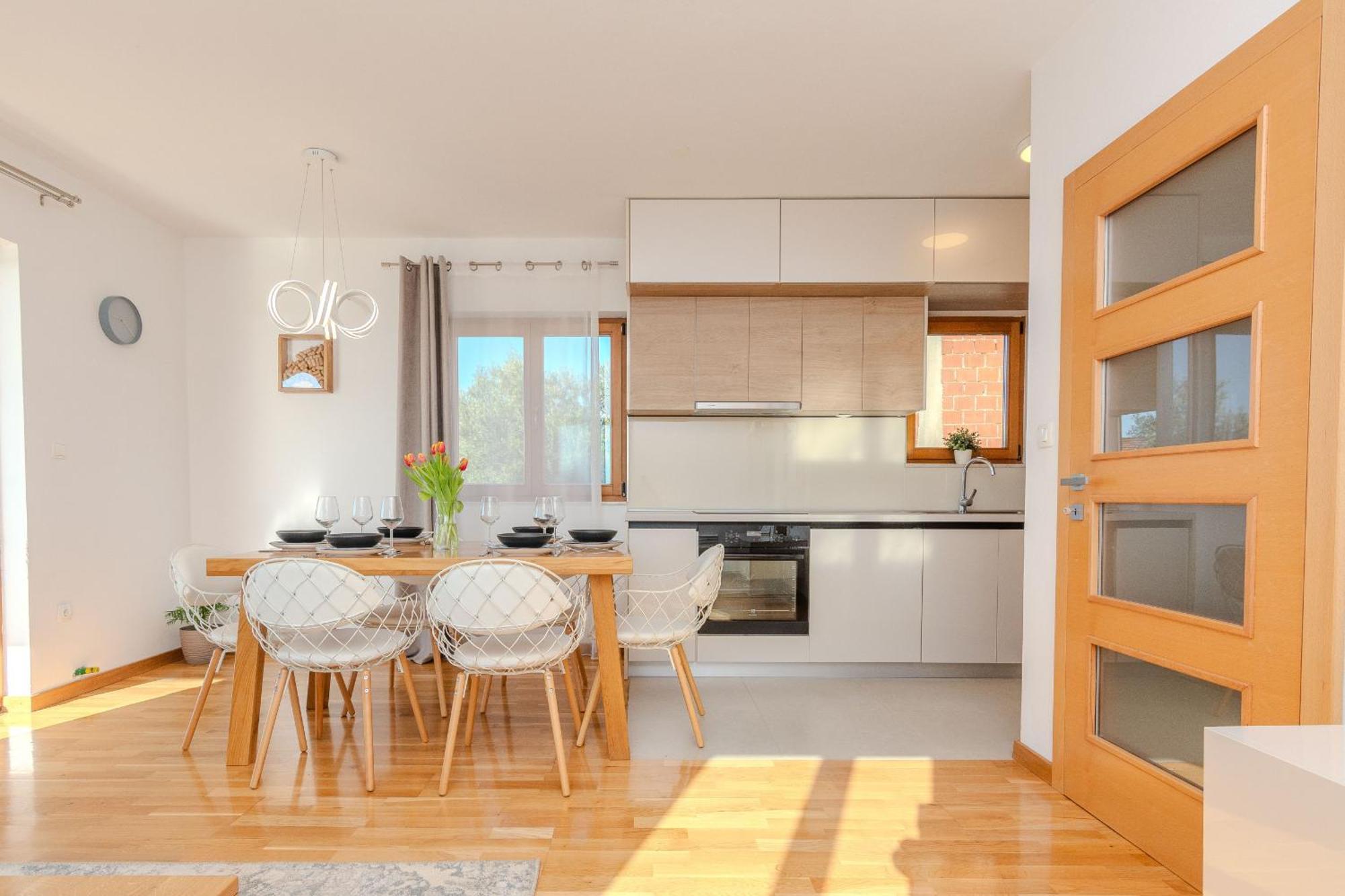Holiday Home Lucy Pakostane Ngoại thất bức ảnh